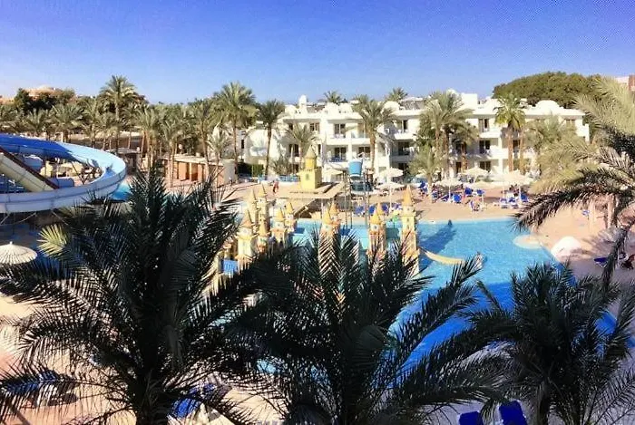 Family In View Aqua Mirage Bay