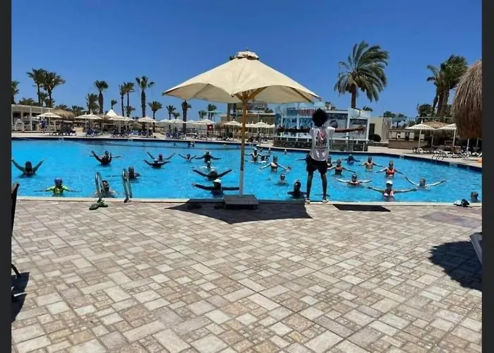 Family In View Aqua Mirage Bay *
